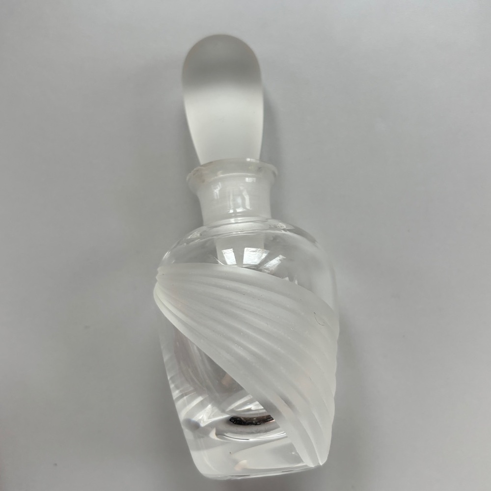 VTG Lenox Windswept Crystal Perfume Bottle Lead Crystal Made in USA Frosted Clea